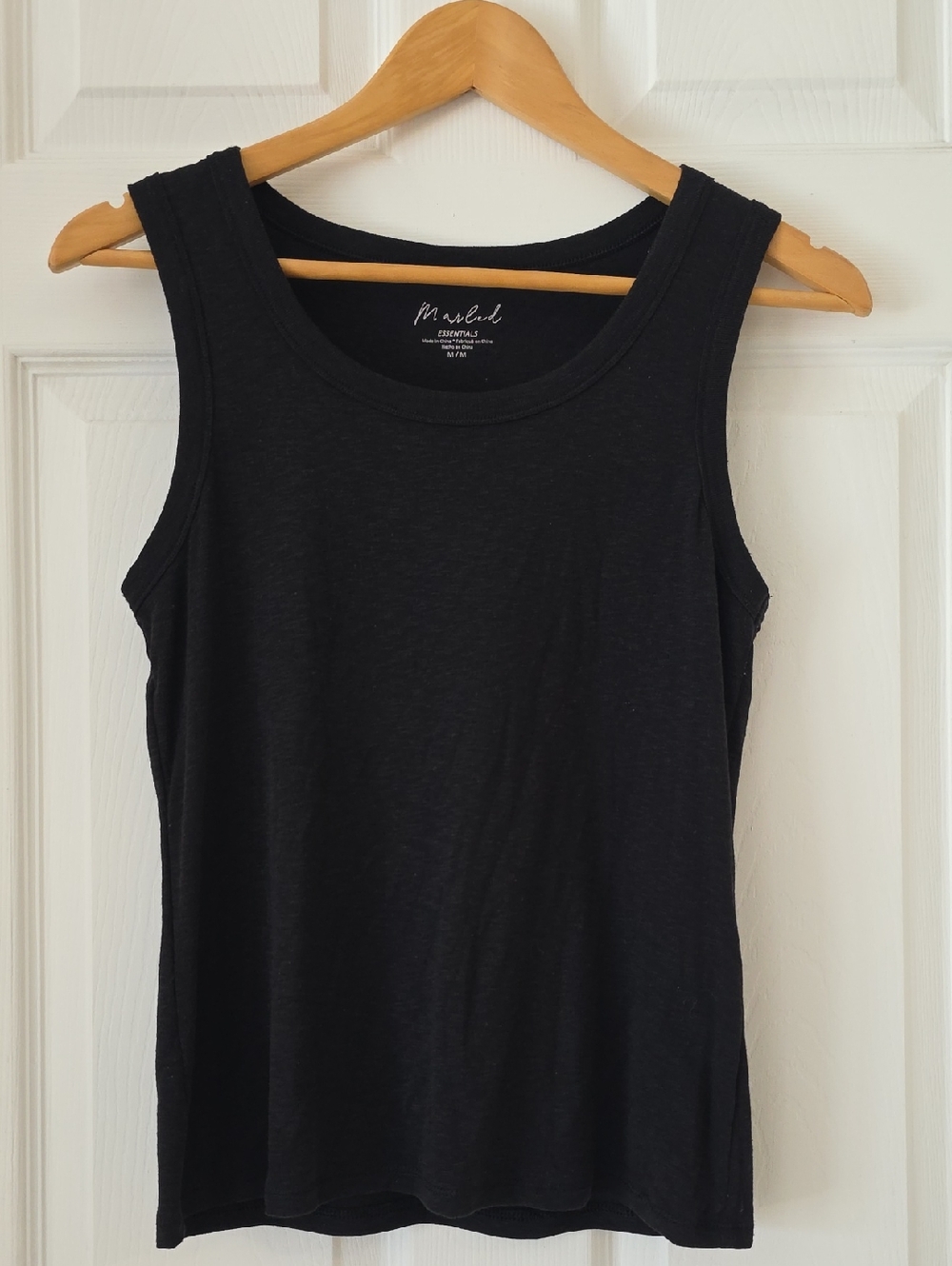 Marled Essentials Black Sleeveless Tank Top - Scoop Neck Size M